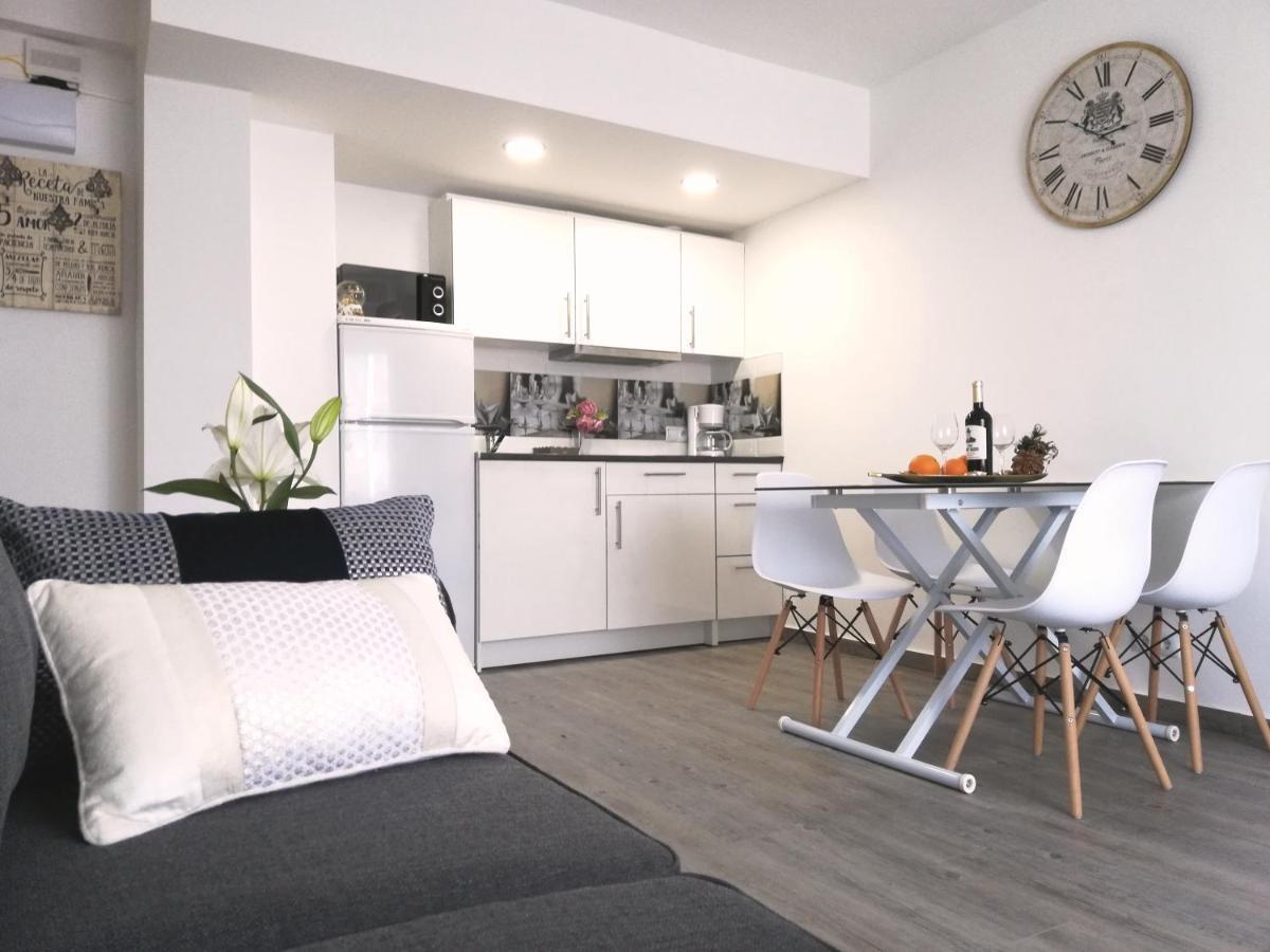 Beachfront Modern And Spacious Apartment Torrevieja Buitenkant foto